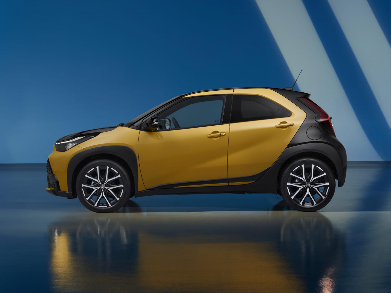 Ντεμπούτο για το ανανεωμένο και υβριδικό Toyota Aygo X 